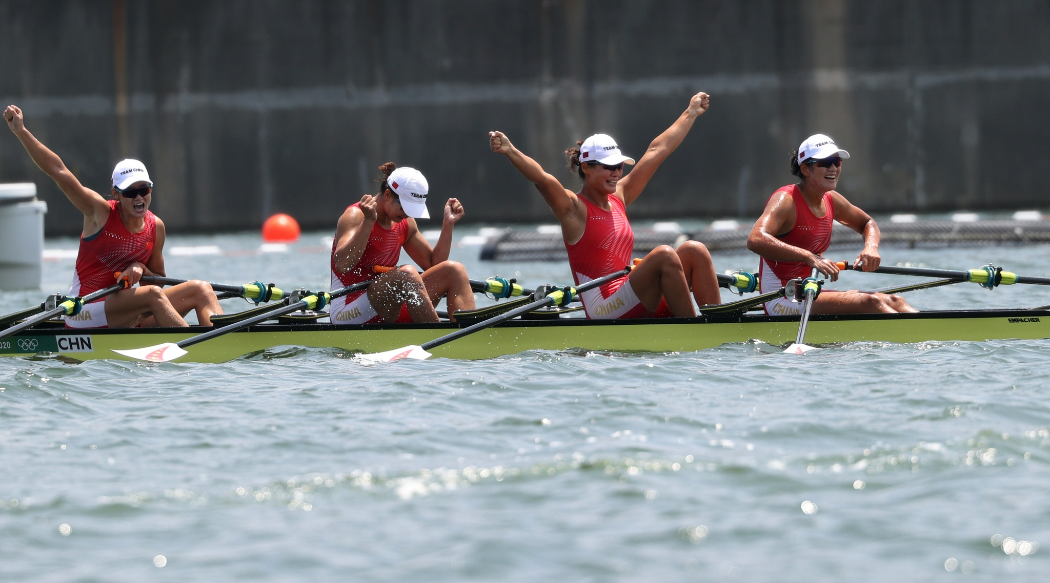 赛艇——女子四人双桨:中国队夺得冠军