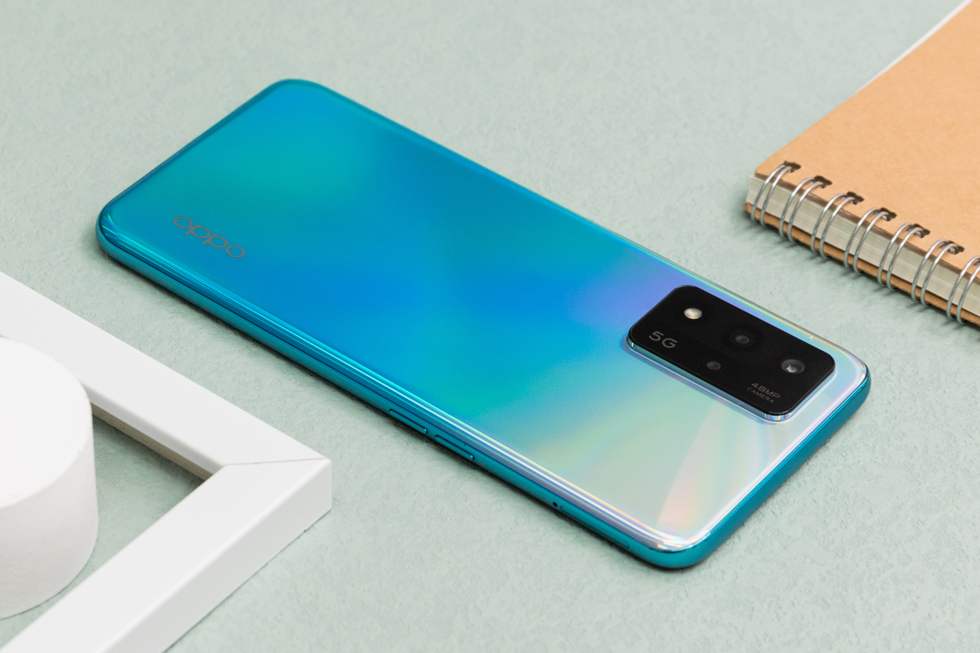 oppo a93s搭载天玑700高颜值超长续航4800万ai智能三摄畅快体验__财经