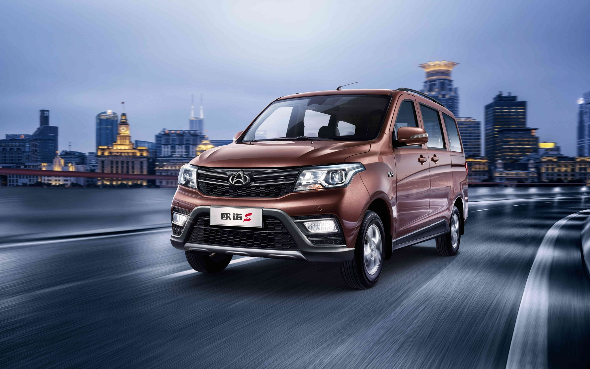 提供2/5/7/8四种座椅布局 长安凯程2021款欧诺s上市售4.54万元起