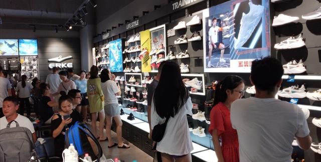 鸿星尔克总裁否认濒临破产后,捐赠5千万物资,又被质疑为诈捐?休闲区蓝鸢梦想 - Www.slyday.coM 鸿星尔克总裁否认濒临破产后,捐赠5千万物资,又被质疑为诈捐?休闲区蓝鸢梦想 - Www.slyday.coM