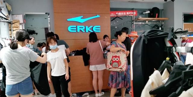 鸿星尔克总裁否认濒临破产后,捐赠5千万物资,又被质疑为诈捐?休闲区蓝鸢梦想 - Www.slyday.coM 鸿星尔克总裁否认濒临破产后,捐赠5千万物资,又被质疑为诈捐?休闲区蓝鸢梦想 - Www.slyday.coM