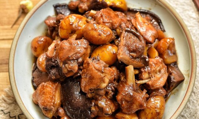 炖鸡肉第一步还在焯水吗那你就错了牢记一招鲜香滑嫩不柴