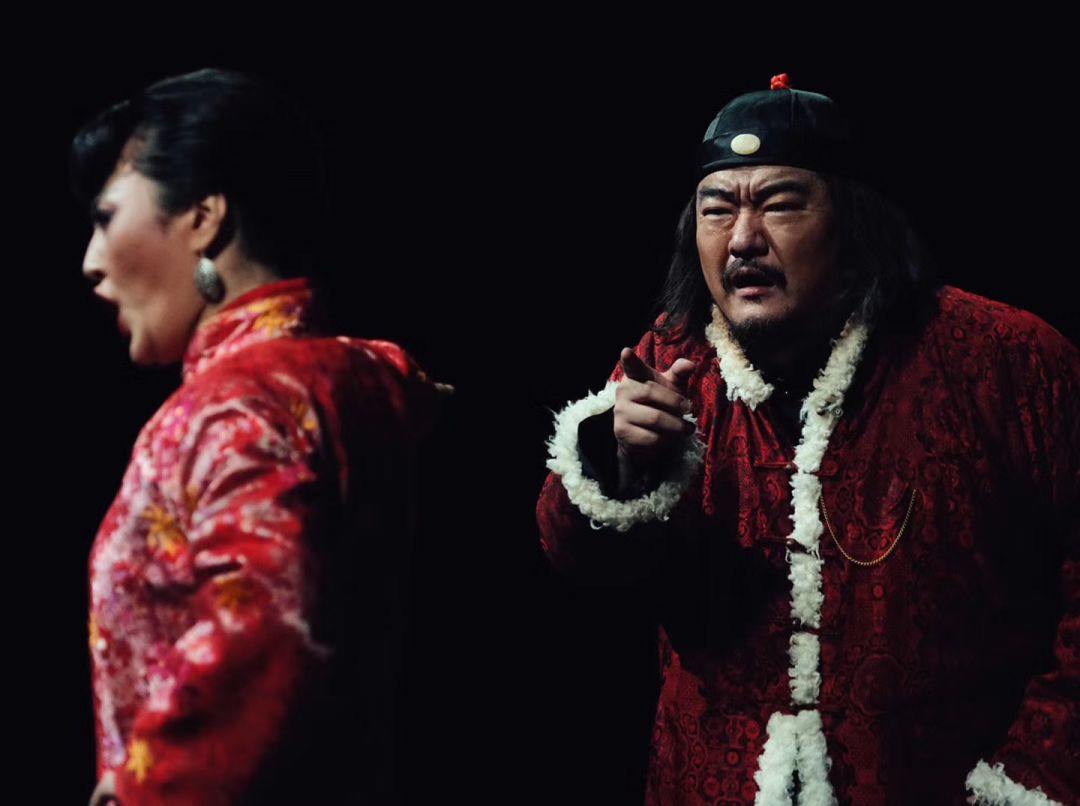 在刘四爷卖车厂之前,虎妞也想过,万一父亲一直不认这个车夫女婿,自己