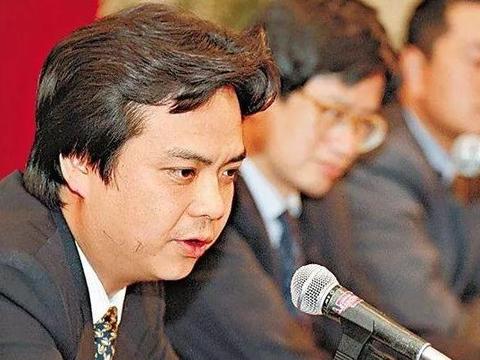 帮许家印给王石添堵，学李嘉诚卷钱跑路的张松桥，投资失败回国了|香港|重庆市|房地产|重庆|中渝置地_新浪新闻