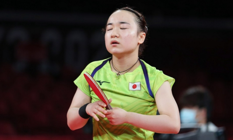 抢戏伊藤美诚惨败后责怪球拍赛后落泪仍嘴硬表情遭群嘲