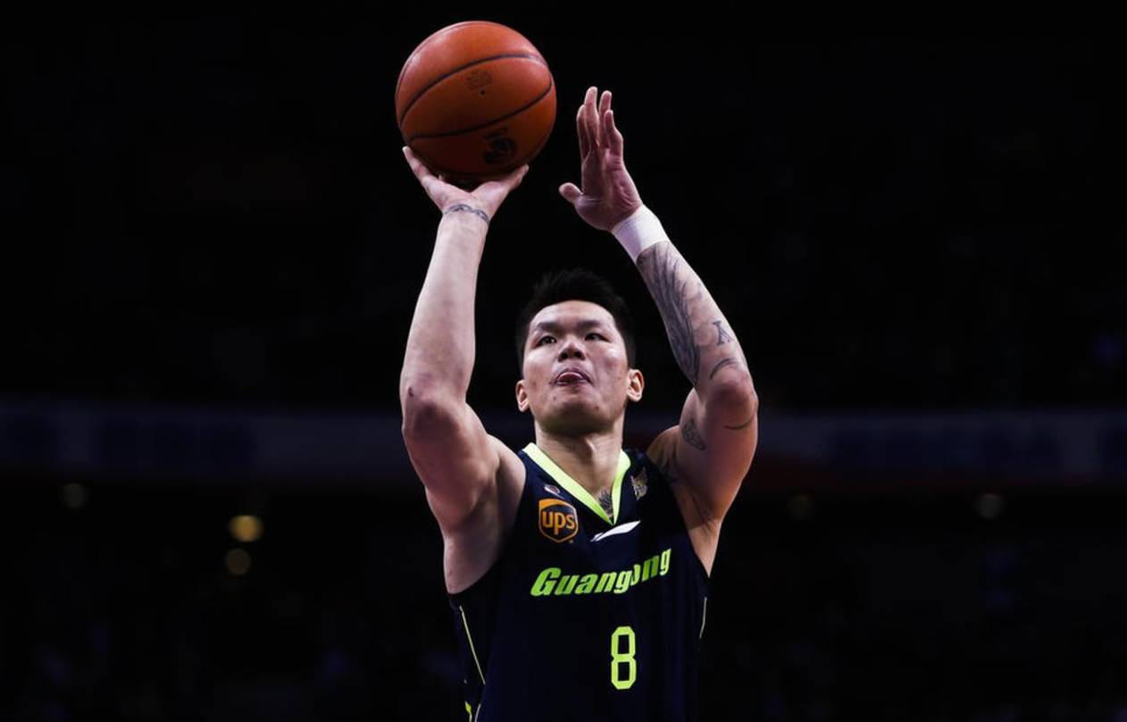 朱芳雨打造"秘密武器",签两名内线大将,未来或顶替易建联