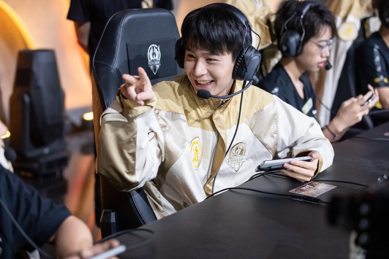 kplhero被es零封ttg32拿下rw野王无畏遭花海碾压