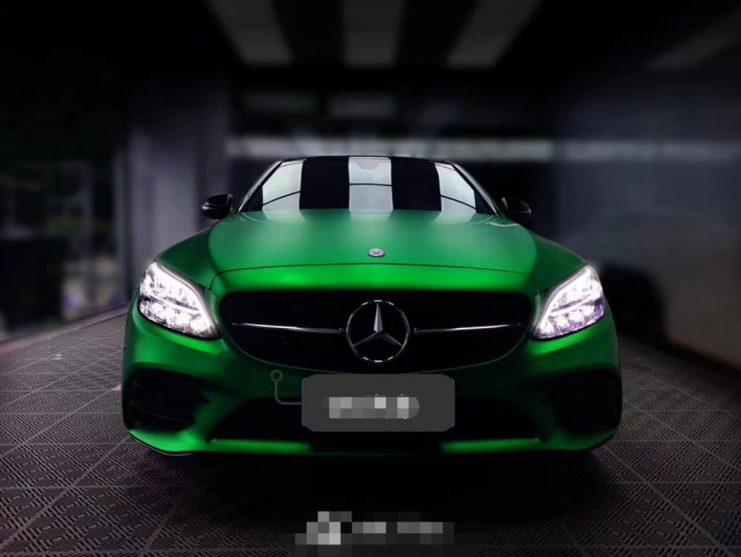 膜呗改色案例:奔驰c级改色亚光金属绿 你活力的样子真美