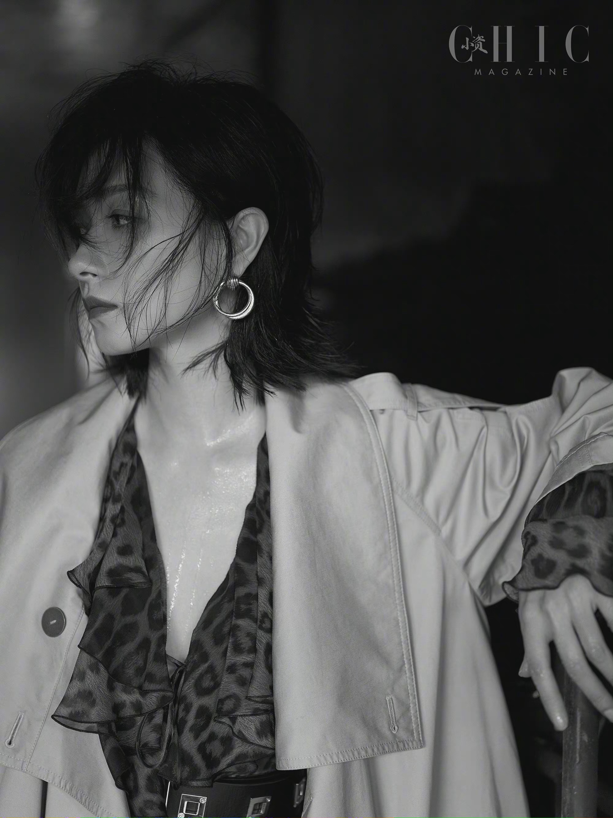 万茜chicmagazine8月刊酷飒姿态演绎的封面故事