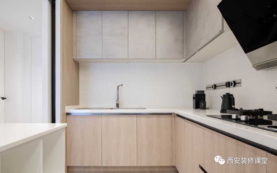 比来比去,还是感觉橱柜无把手好看