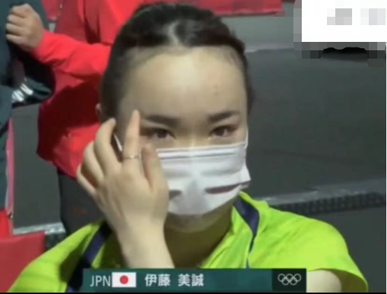 在赛后接受媒体采访时，伊藤美诚哭了（图片来源：社交媒体）