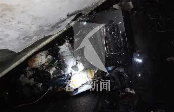 30多平米出租屋竟住8名外卖员？室内为电瓶车充电 结果引发大火休闲区蓝鸢梦想 - Www.slyday.coM