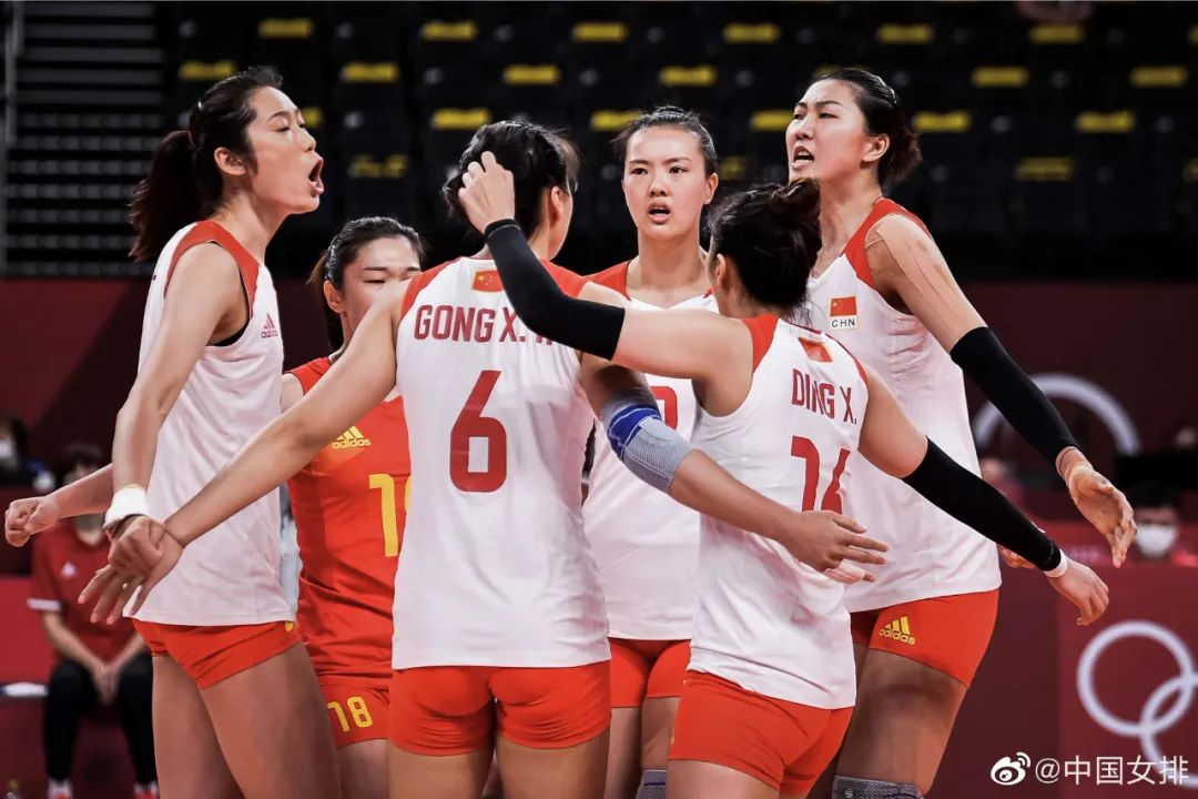 中国女排遭遇三连败!赛后郎平对女排姑娘们说:昂起头来!|中国女排|郎