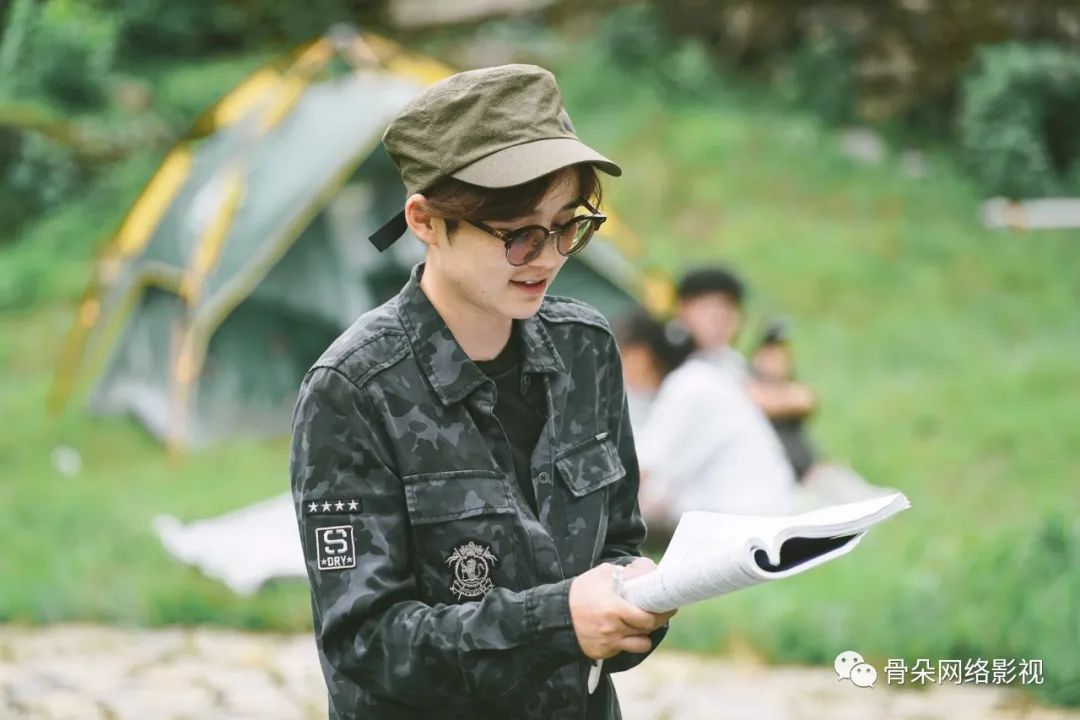 分账剧集破三千万青春校园剧的元素碰撞丨专访导演西岛