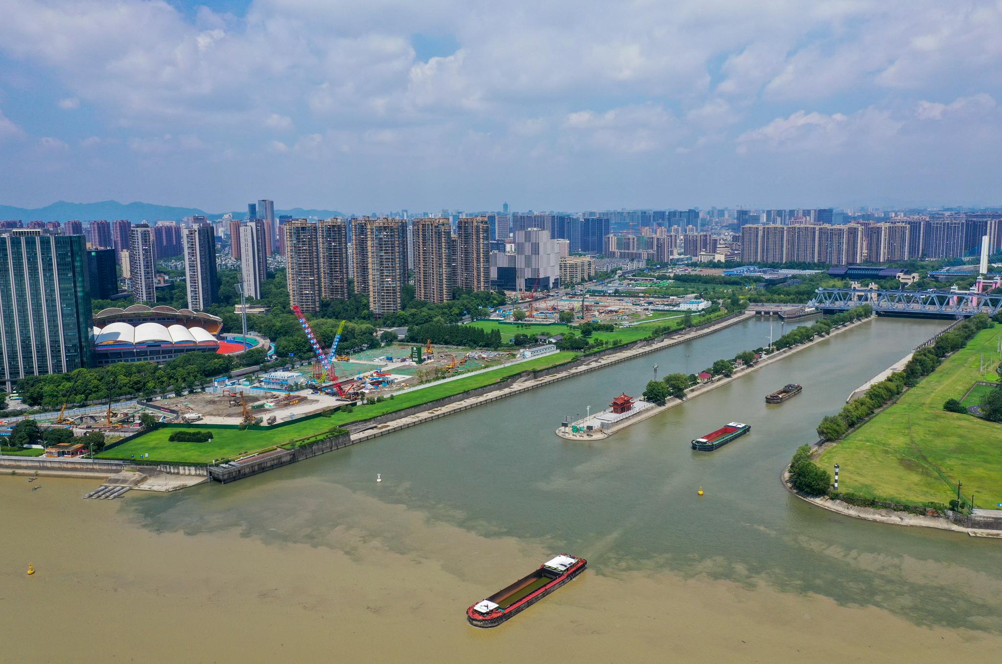 杭州:"烟花"远去 运河三堡船闸恢复单向通航