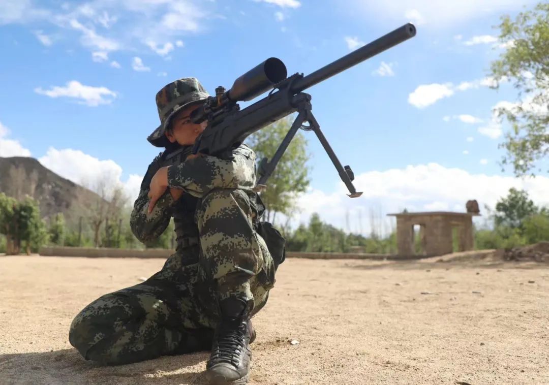 一枪打断导火索藏族女狙击手上热搜网友这才是我们要追的偶像电讯青春