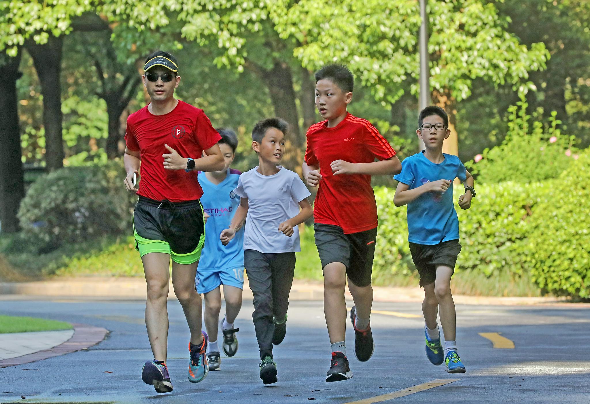 杭州社区组建娃娃晨跑团
