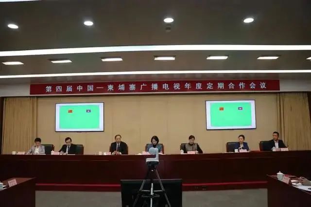 海上来客扬起风帆登陆柬埔寨国家电视台