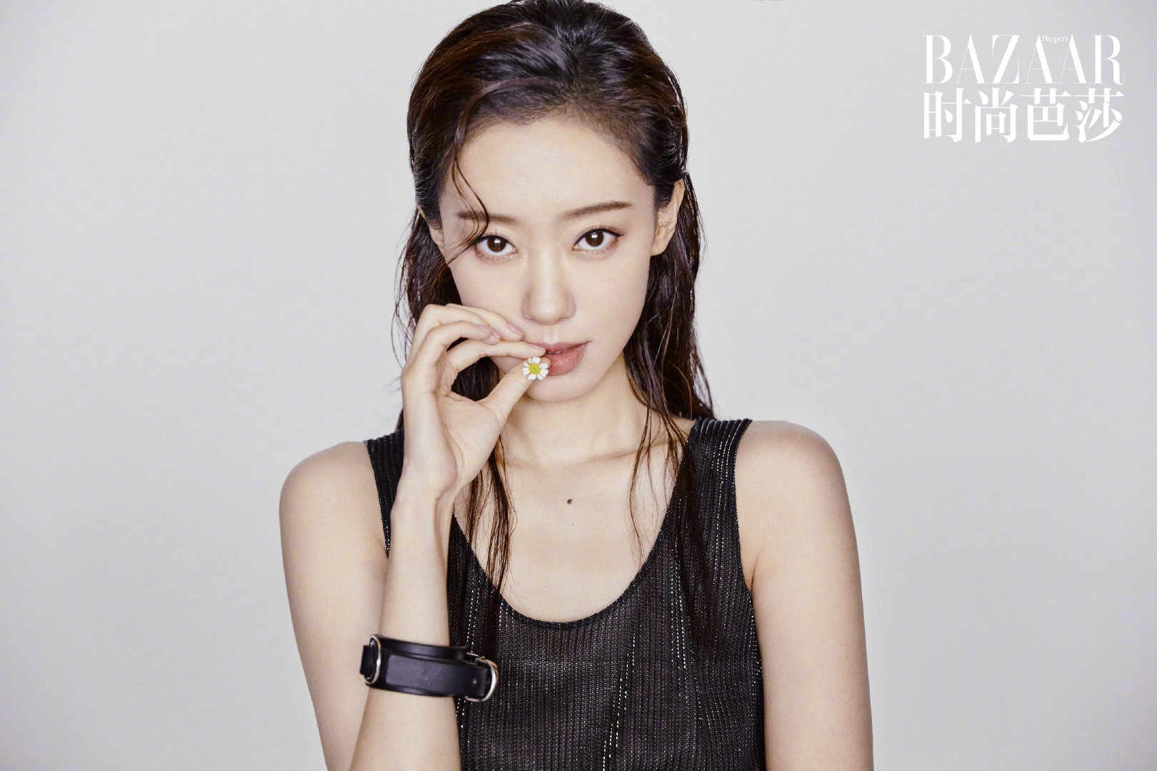 张小斐雏菊光影大片酷飒湿发温柔女人完美驾驭