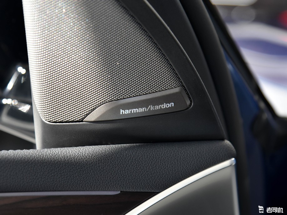 该车标配的为harman/kardon哈曼卡顿音响,扬声器个数为16个,优秀的