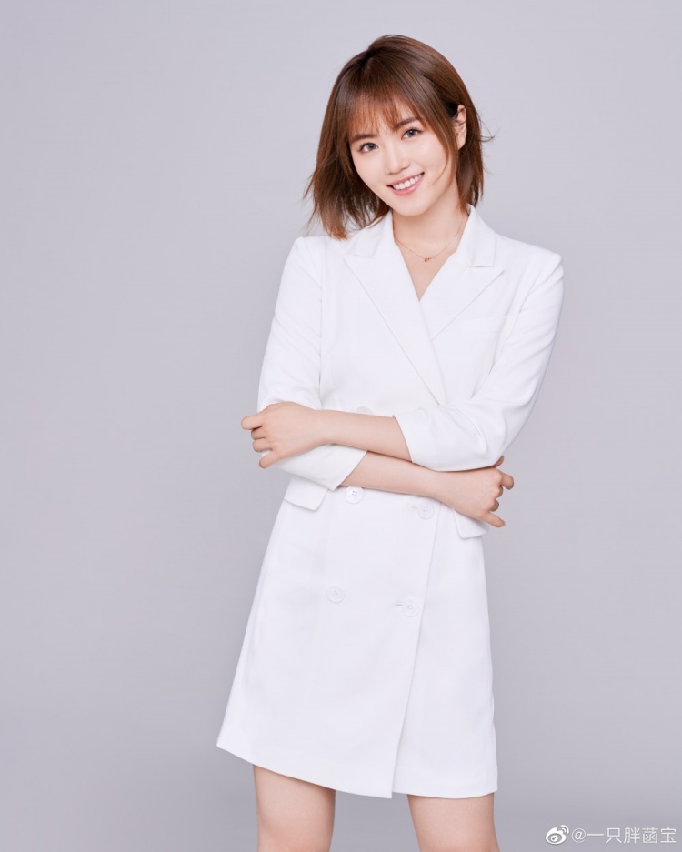 下午奥运乒乓球比赛够精彩吧?前方解说高菡小姐姐也吸睛!