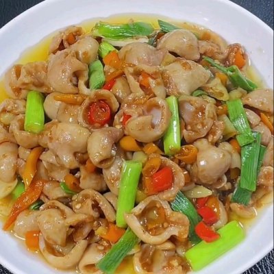 又脆又好吃的爆炒肥肠