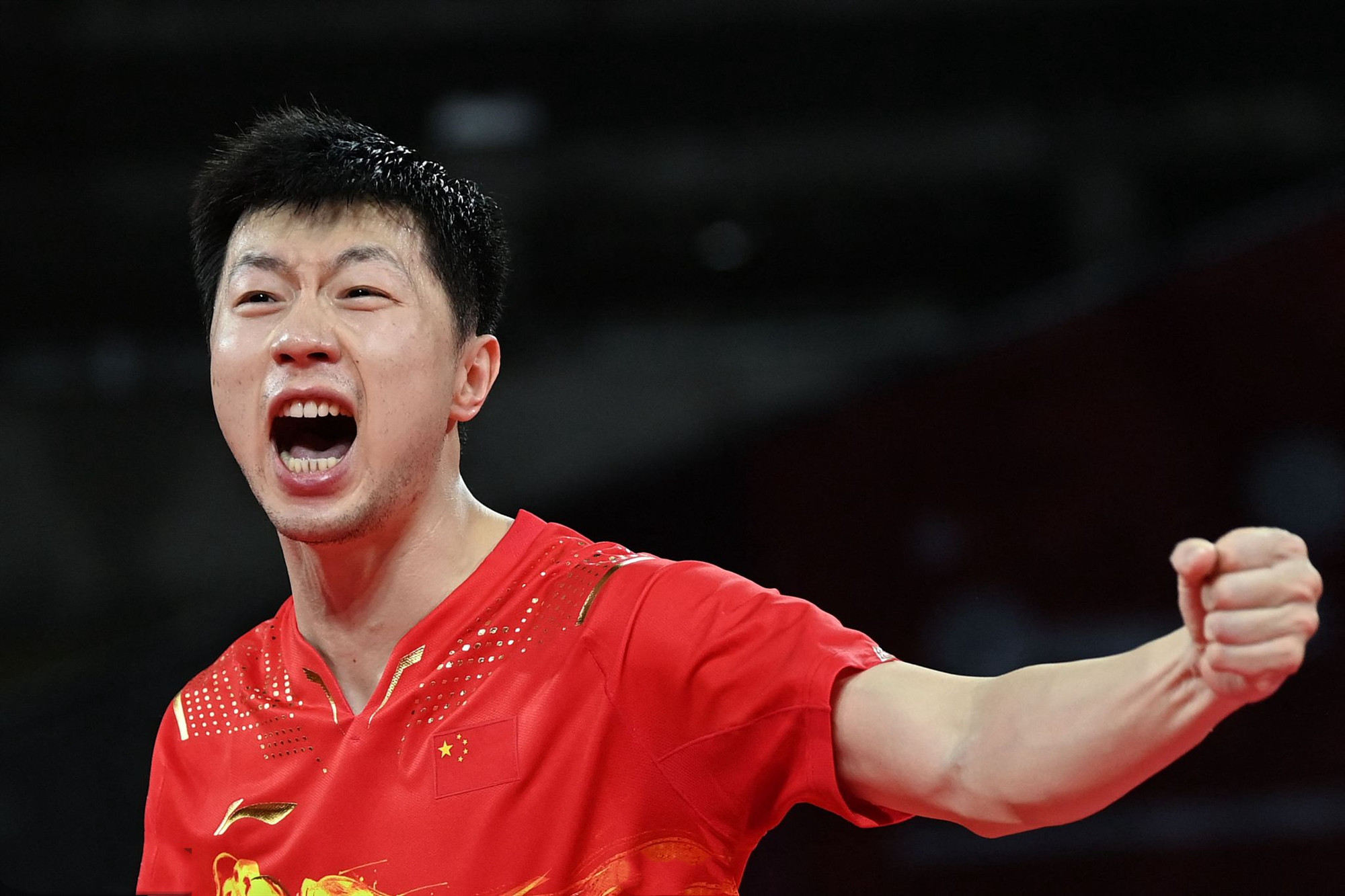 马龙表示,自己从小就看瓦尔德内尔打球,包括刘国梁孔令辉那一代,从