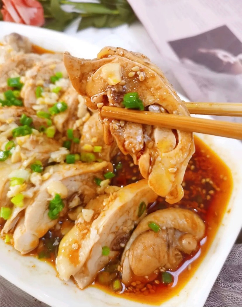 川菜特色美食口水鸡口味麻麻辣辣的口味特别开胃