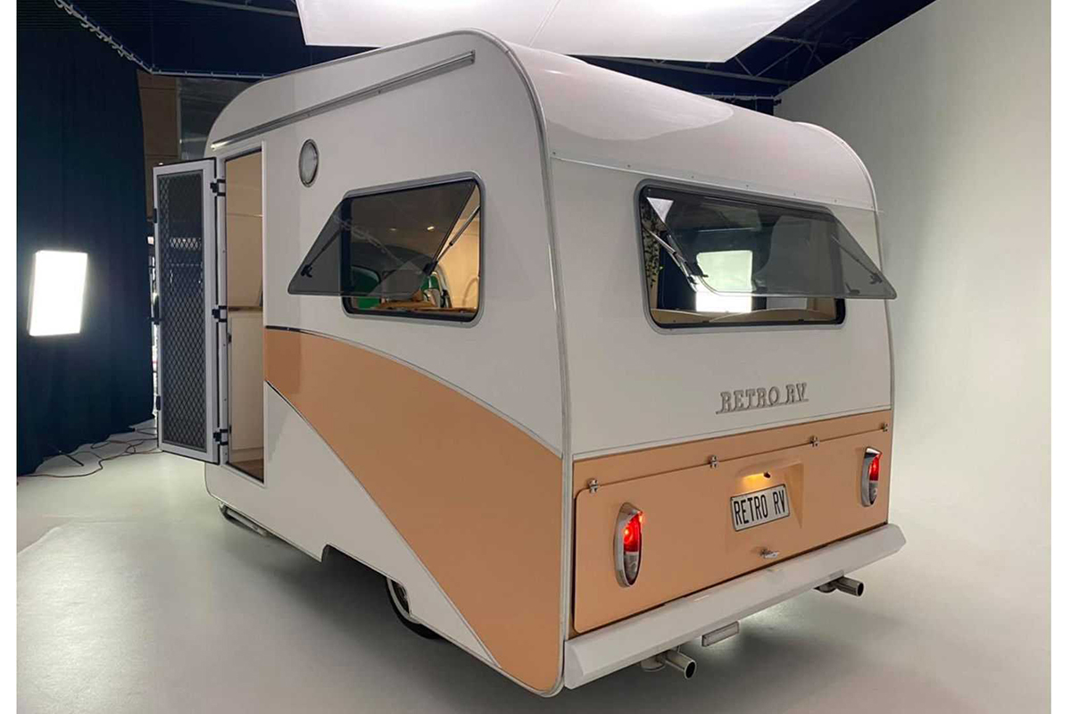 这怕不是仿生设计,二人"蜗"居新体验:retro大众t2复古房车