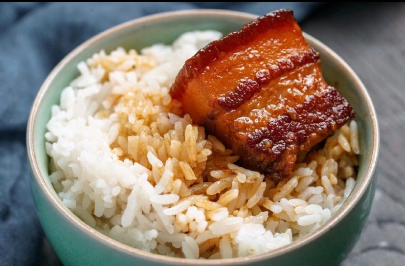 来做一个苏东坡的"东坡肉"吃吧,比红烧肉还香
