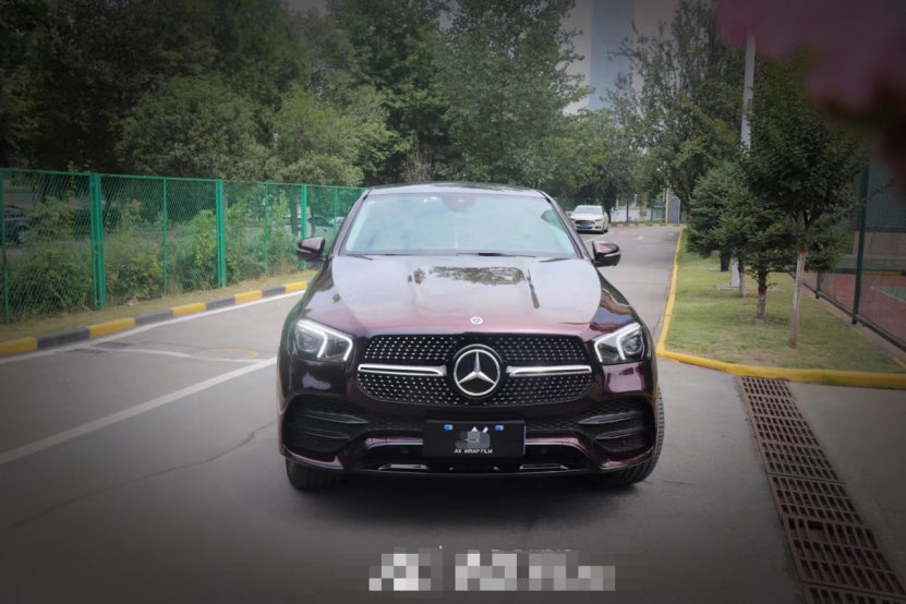 膜呗改色案例:奔驰gle350改色gt银 这个颜色就是回头率高