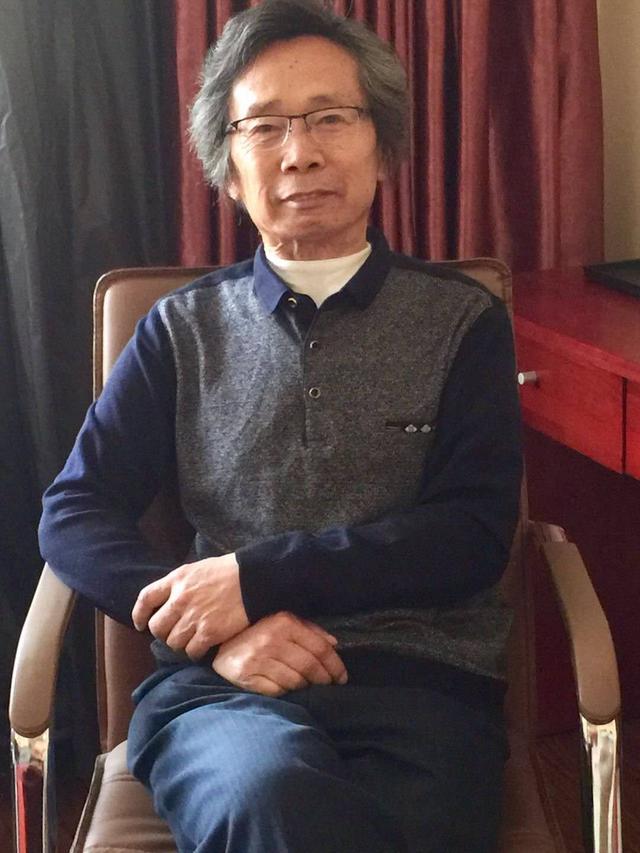 直抒胸臆神气尽显著名画家李宪章独创画鸡风格特点