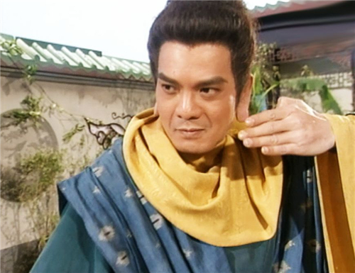 他所追求的就只有武功,是个彻头彻尾的武痴.