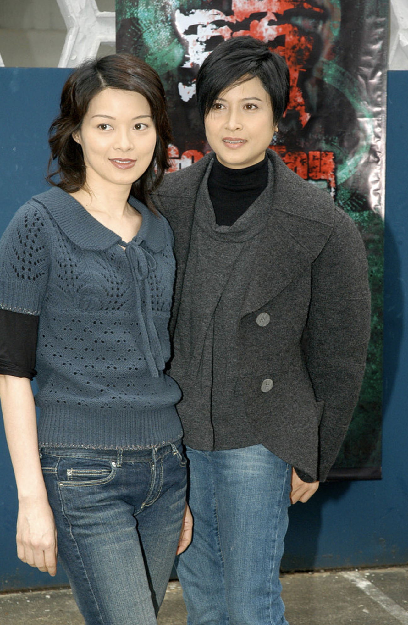 54岁刘锦玲晒照庆祝硕士毕业保养得宜气质不减隐居美国不复出