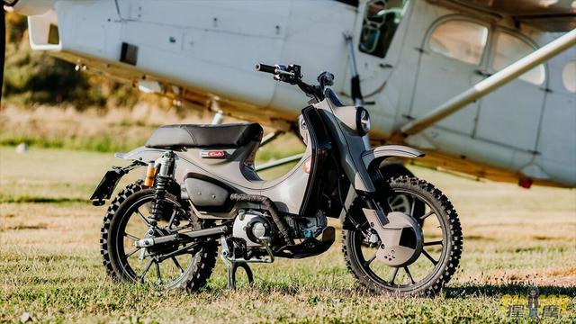 可以越野的弯梁:本田超级幼兽super cub2022改装,玩乐性更大