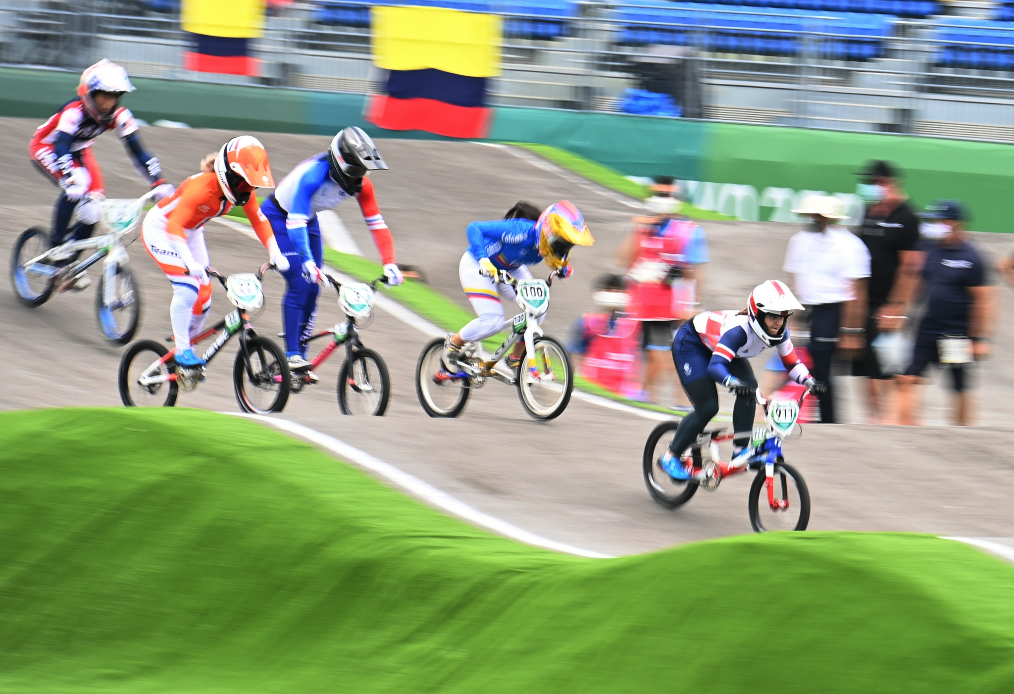 自行车——女子小轮车竞速:英国选手夺冠