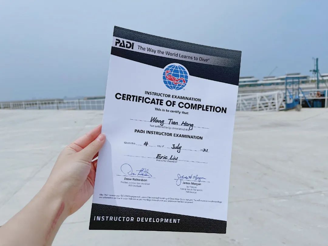 不是一件可以长远发展的事,所以我又考了padi的idc等级证书,想以后
