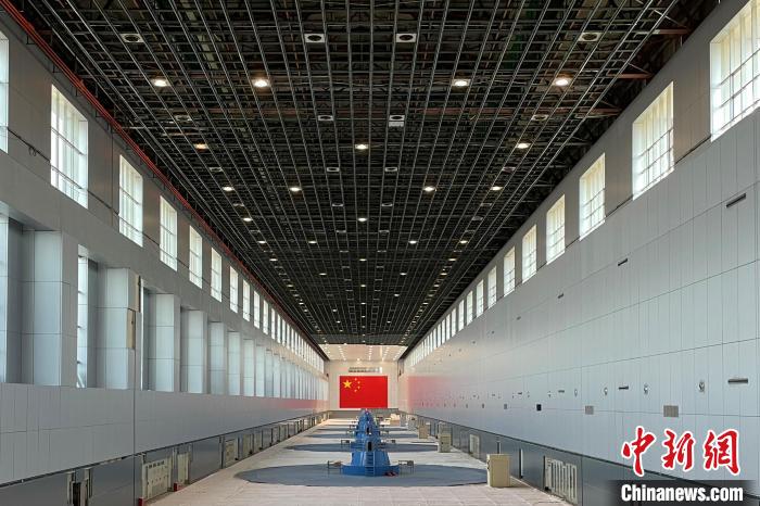 葛洲坝电站投产40年发电近6000亿千瓦时。　郭晓莹 摄