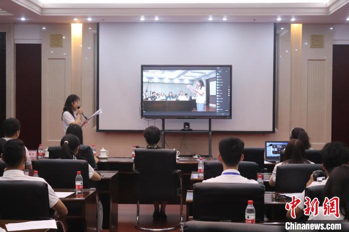 交流活动现场. 李佳儒 摄