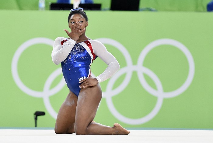 美国体操运动员西蒙·拜尔斯（图片来源：视觉中国）