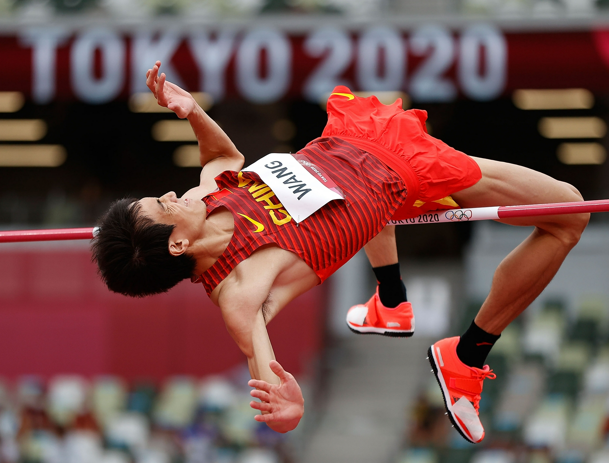 东京奥运会田径综合铅球三女将顺利晋级00后摘得男子万米金牌