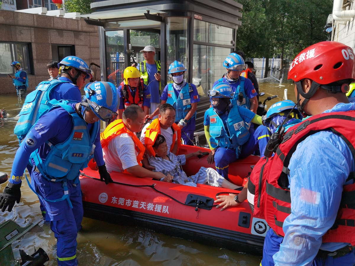正确救援溺水人员的方法及水上求救电话号码是多少