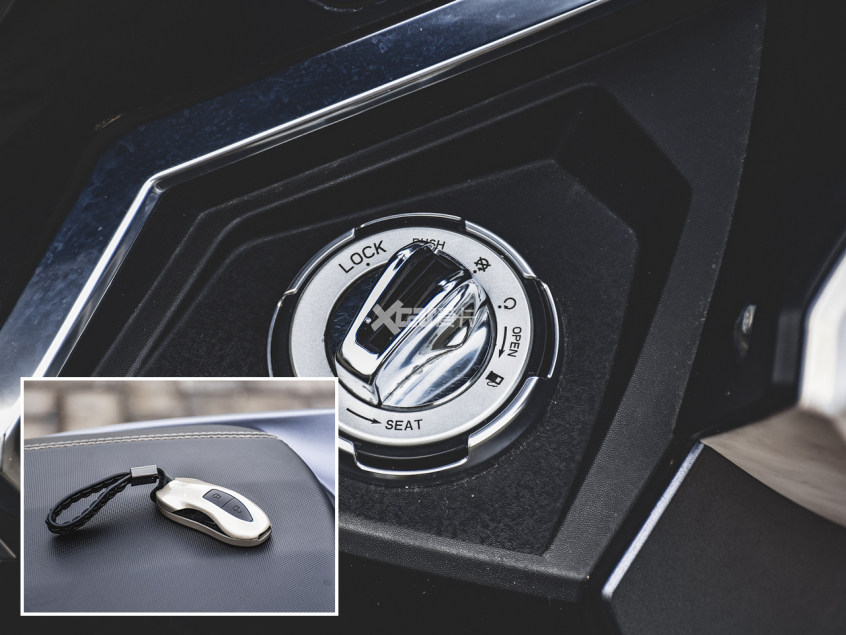 无钥匙系统也是力刻318的标配,旋钮除了负责通电开关功能外,还集成了