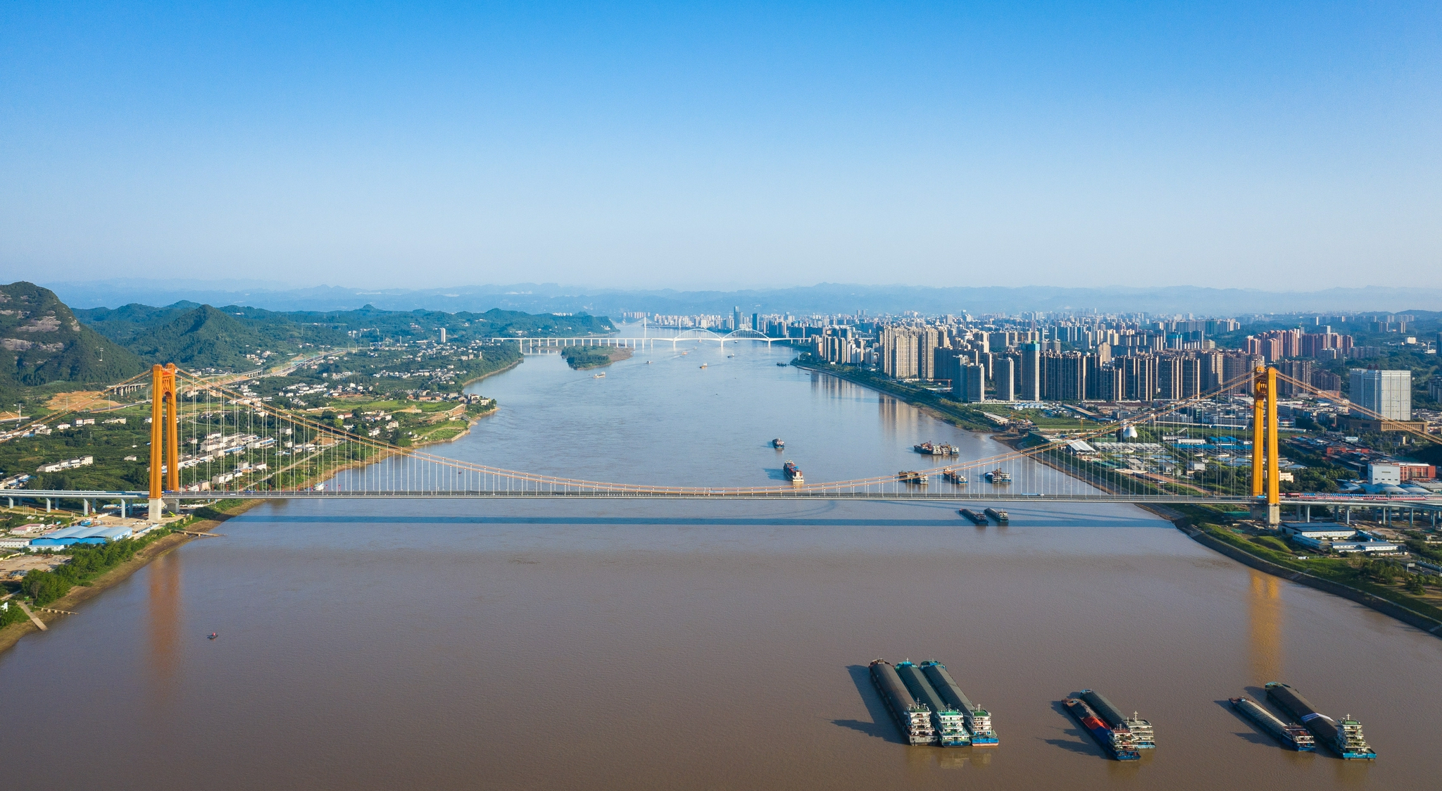 湖北宜昌伍家岗长江大桥建成试通车