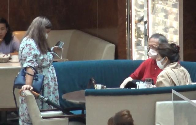 老得不敢认！胡慧中罕浓艳艳抹太男相，200斤女儿颜值被爸爸拉垮休闲区蓝鸢梦想 - Www.slyday.coM