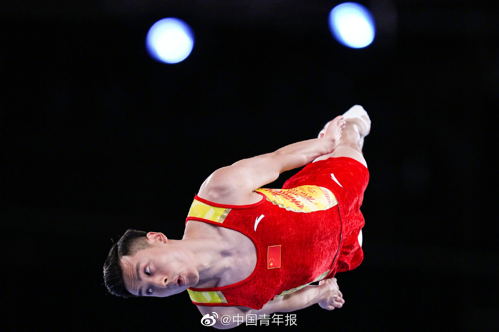 董栋蹦床摘得银牌