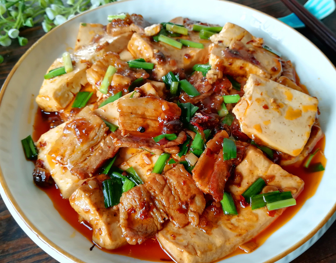 豆腐这样做,只需5块钱,香辣又开胃,搭配米饭,一顿两碗不是事