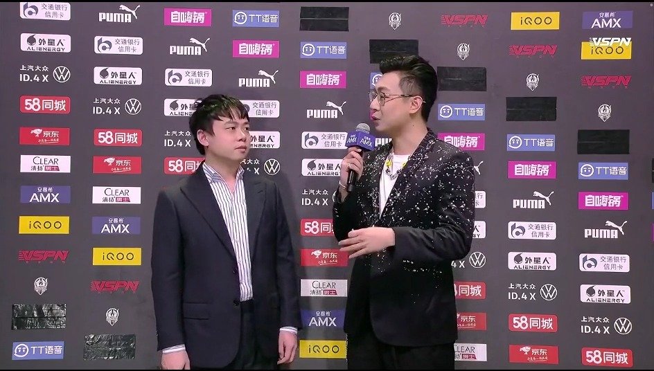 rw侠.凌斗赛后采访: 其实痛苦面具这个称号指的是拖米