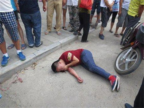 小偷偷东西被失主追途中突发意外死亡失主是否应该负责