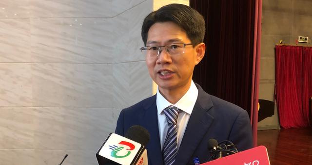 会后,新当选博罗县人民政府县长的邱志彪接受了记者采访.